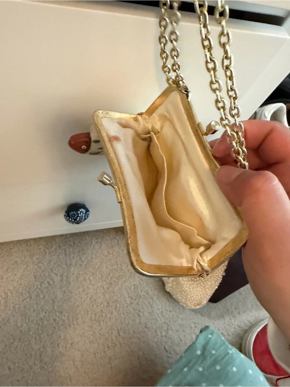 Elegant White Beaded Chain-Handle Evening Bag